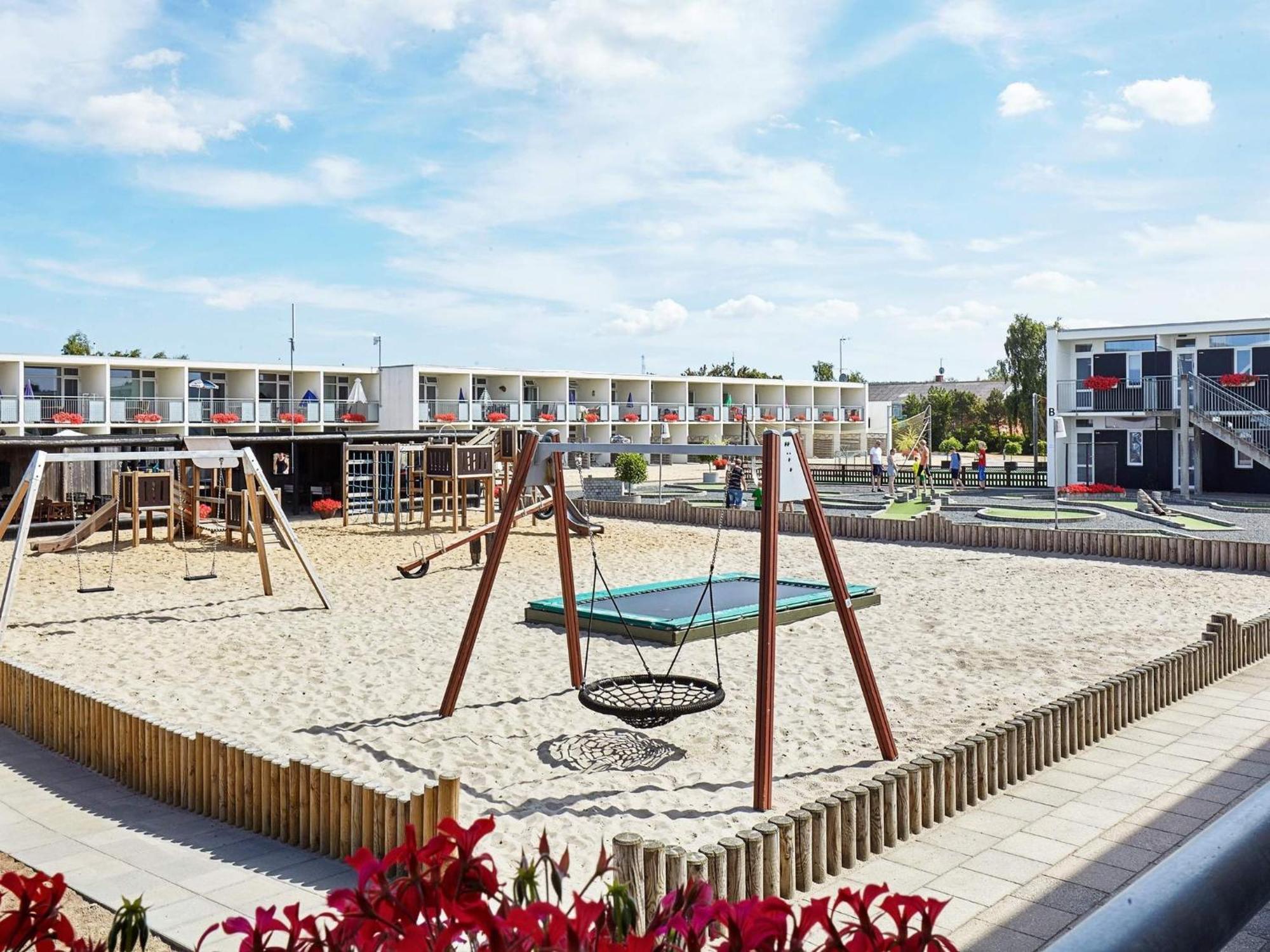 4 Person Holiday Home On A Holiday Park In Glesborg Exterior photo